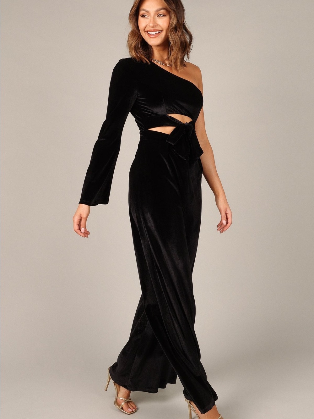Petal & Pup Black One-Shoulder Velvet Wide-Leg Jumpsuit - Picture 8 of 11